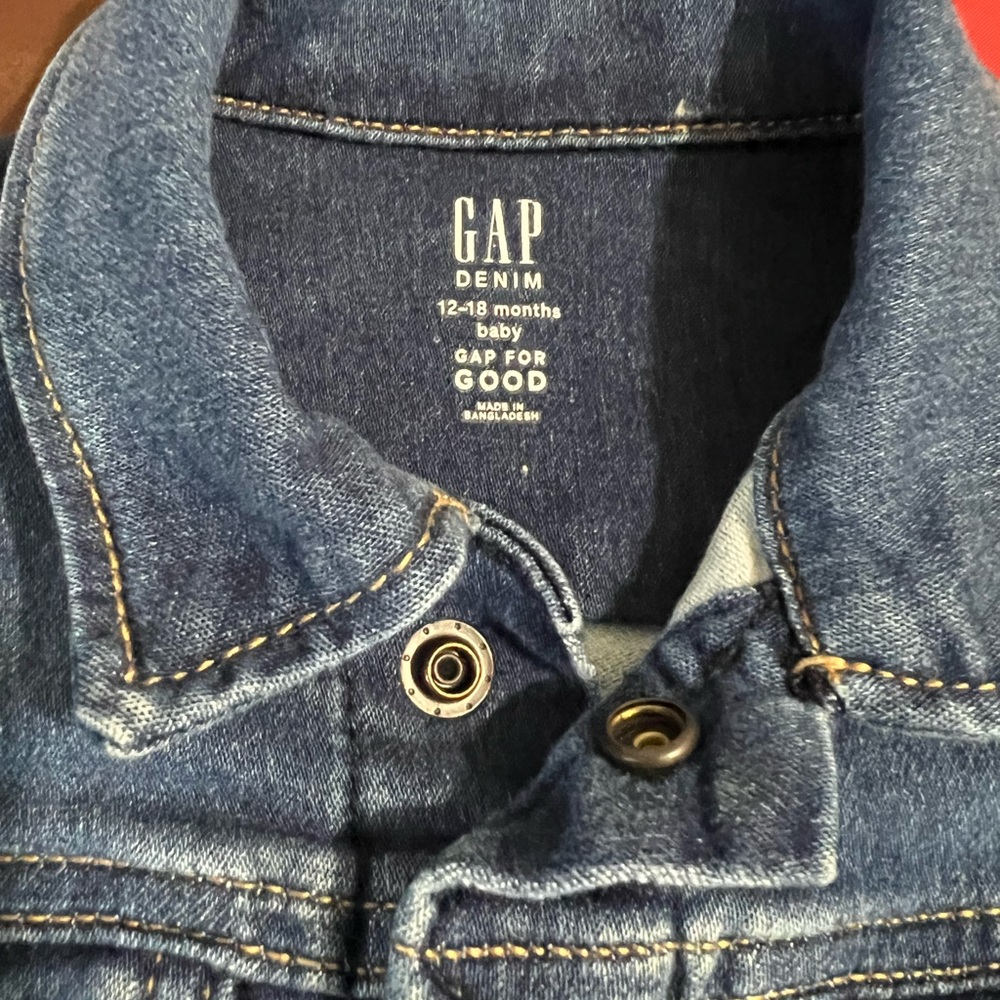 Gap toddler jean jacket Great condition.